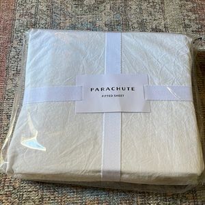 Parachute white fitted sheet